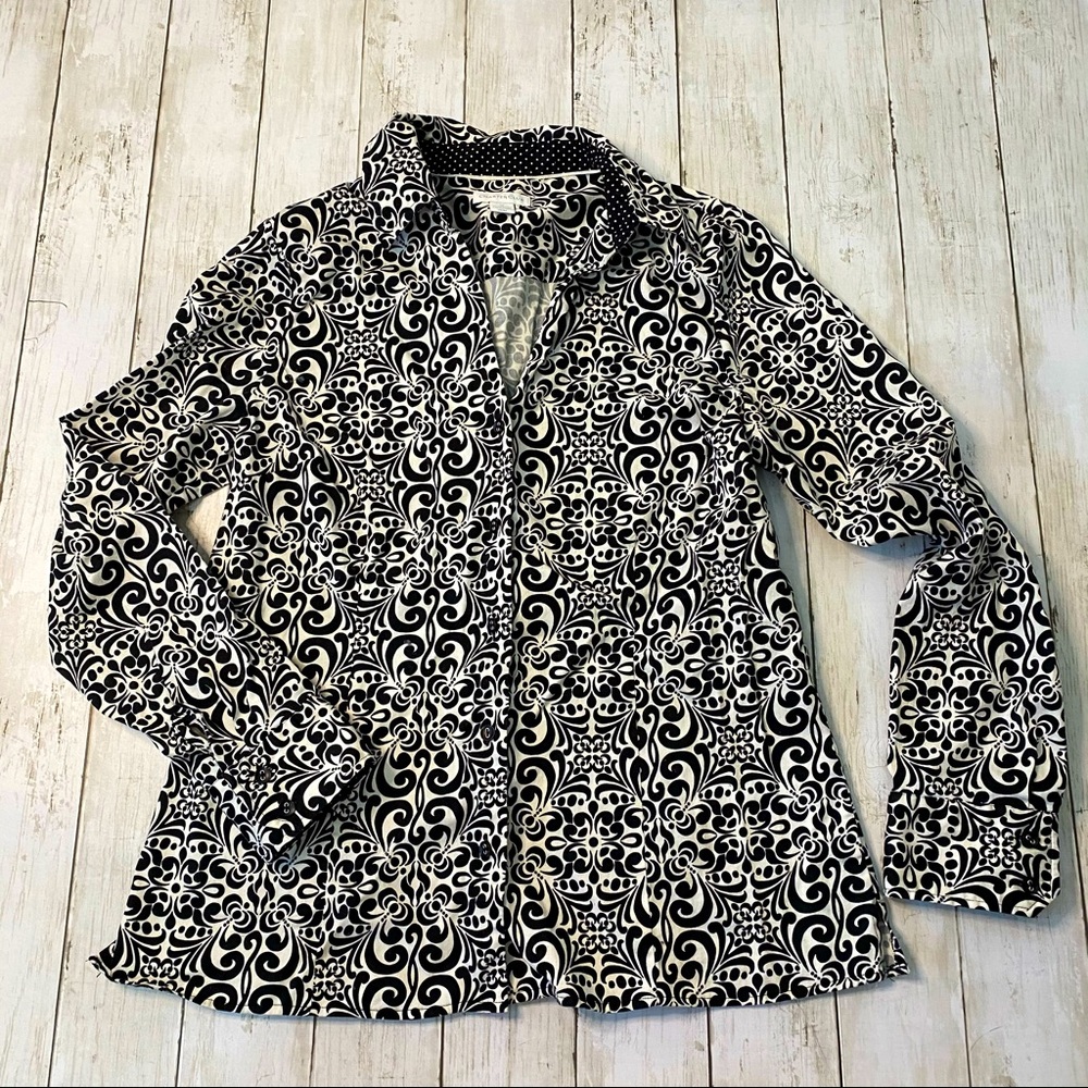 ❤️CHARTER CLUB BLACK & WHITE BUTTON DOWN BLOUSE